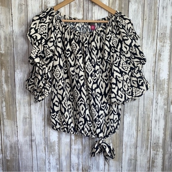 Vince Camuto Printed Off The Shoulder Bubble Sleeve Tie Front Blouse - Picture 1 of 4